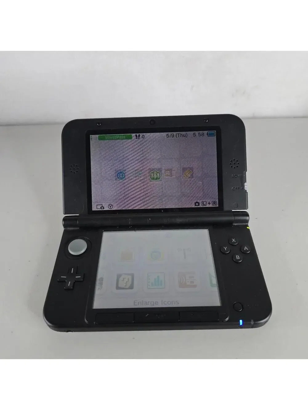Nintendo 3DS XL Handheld System Black with Stylus